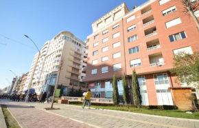  Hotel Oresti Center  Тирана